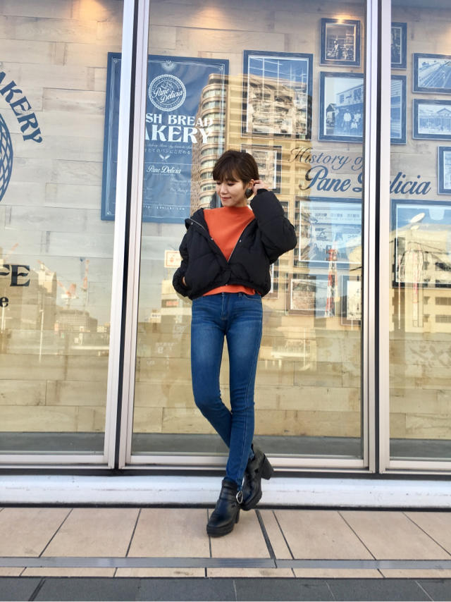 今年の冬はカラーニットで決まり♡