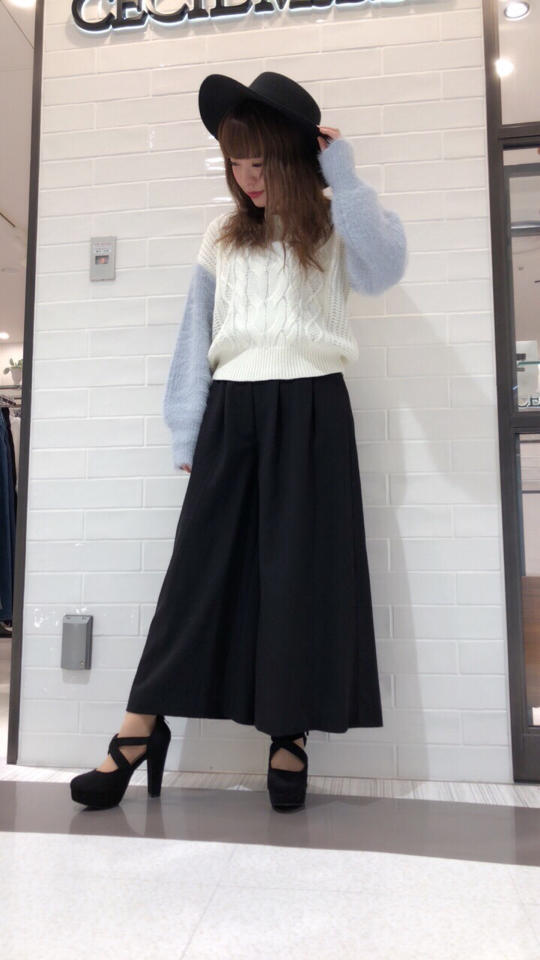 バイカラーニットトップス（ゝ。∂）