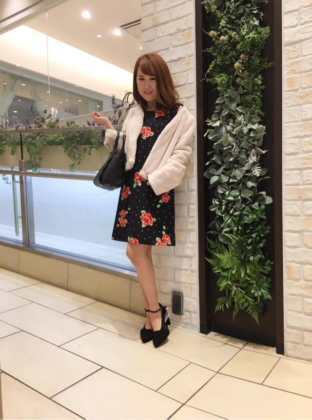 ドット×花柄ワンピース（ゝ。∂）