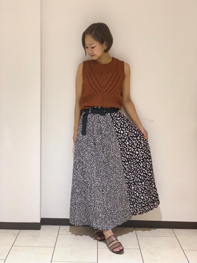 透かし編みニットベストが登場！✏︎miyabi