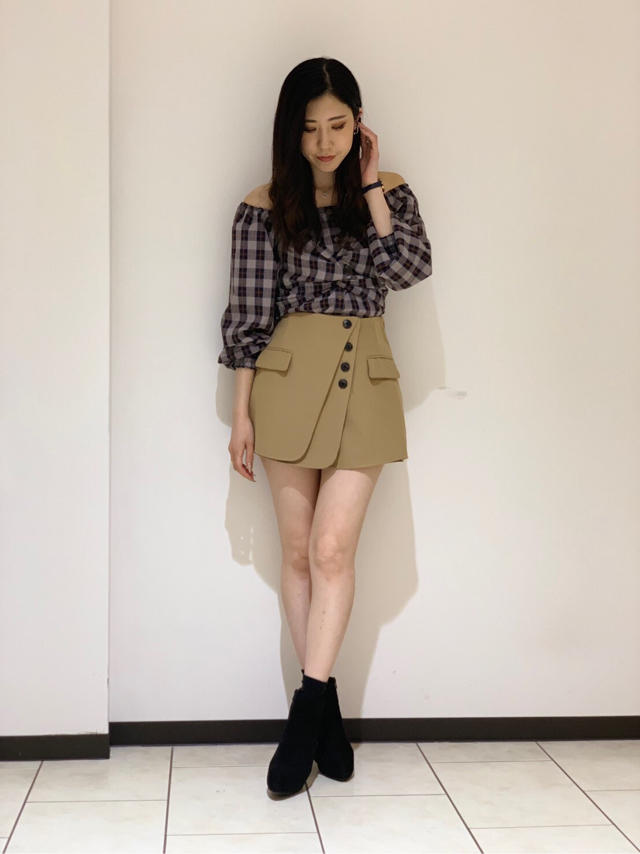 バックがリボンが魅了的なブラウスが登場！✏︎miyabi