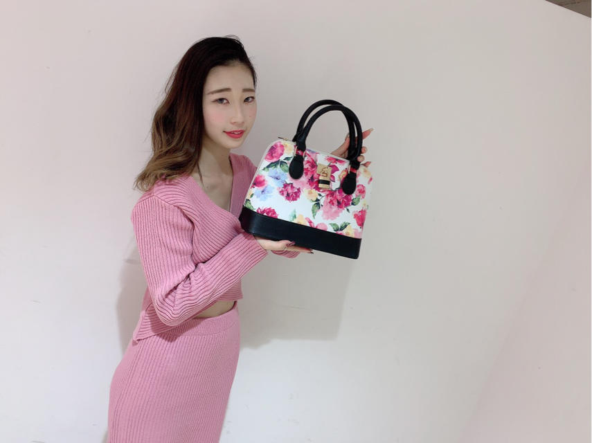ぼかしフラワー柄ボストンBAG＊＊休館日はスタッフみんなで・・・♡✏︎NANAMI