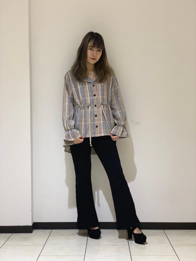 大人カジュアルな装い叶えるドロストシャツが登場！✏︎miyabi