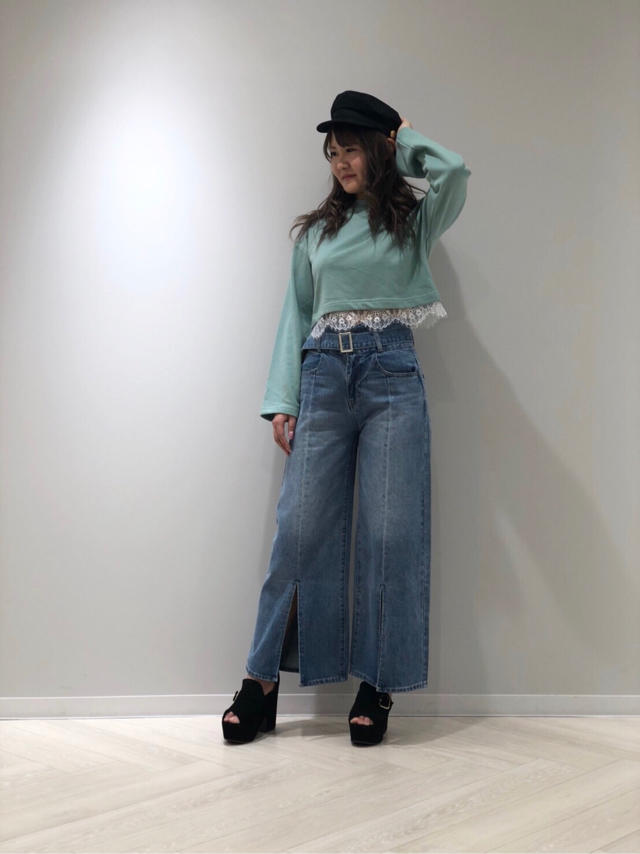 ❤裾レースで丈感短めの万能トップス✏︎yuuka❤