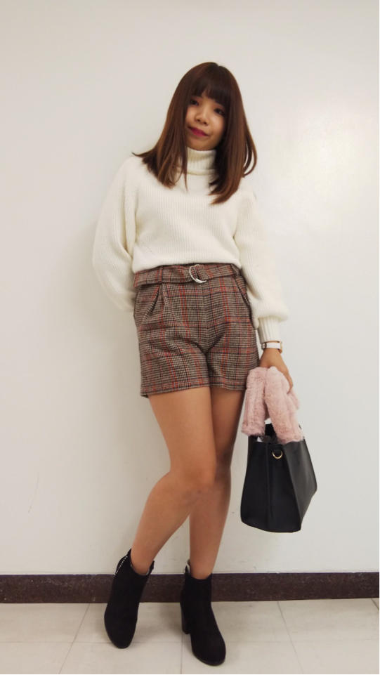 新作チェックショーパンコーデ♡rina
