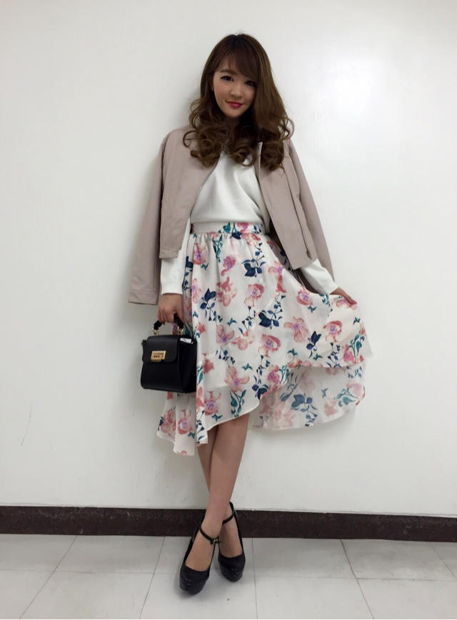 上品コーデ❤︎イレヘムラッフルスカート❤︎❤︎