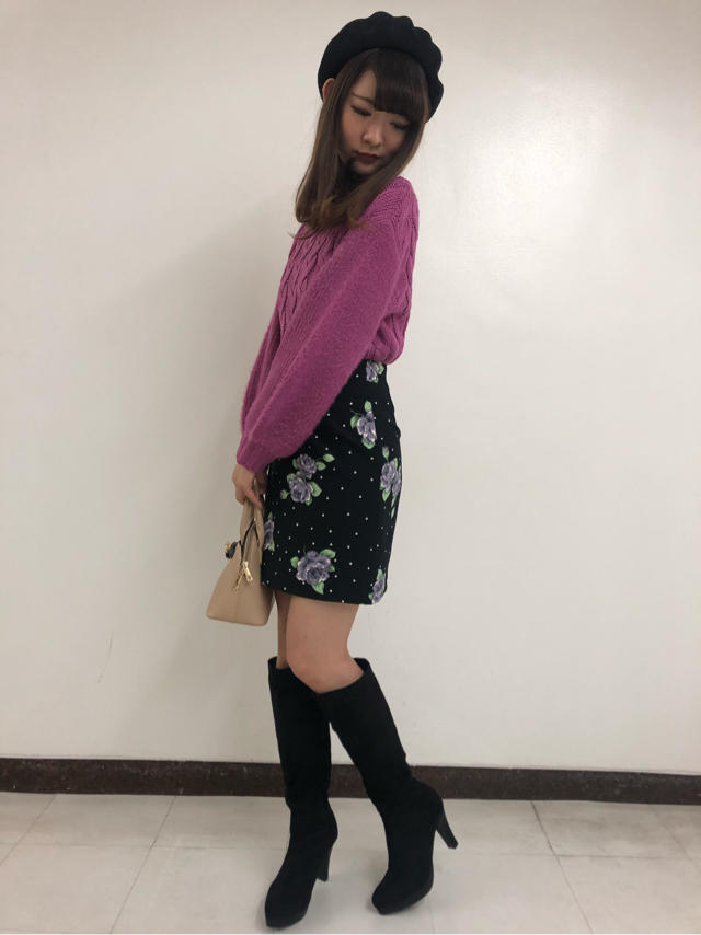 ガーリー風！花柄ドットタイトスカート×袖フェザーニットトップス♡エストあやちゅんさん♡ayaka
