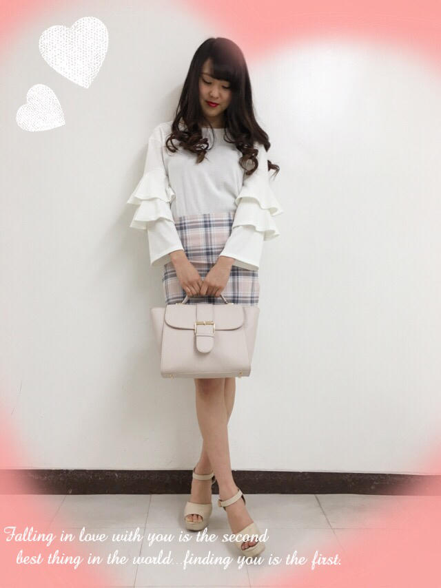 NEW❥❥❥フリル袖トップス＆チェック柄スカート(*´꒳`*)