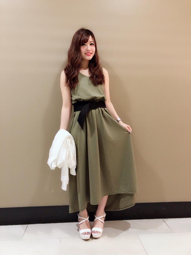 シンプルに見えて…♡これからの時期にピッタリ！ブラウジングカットワンピ