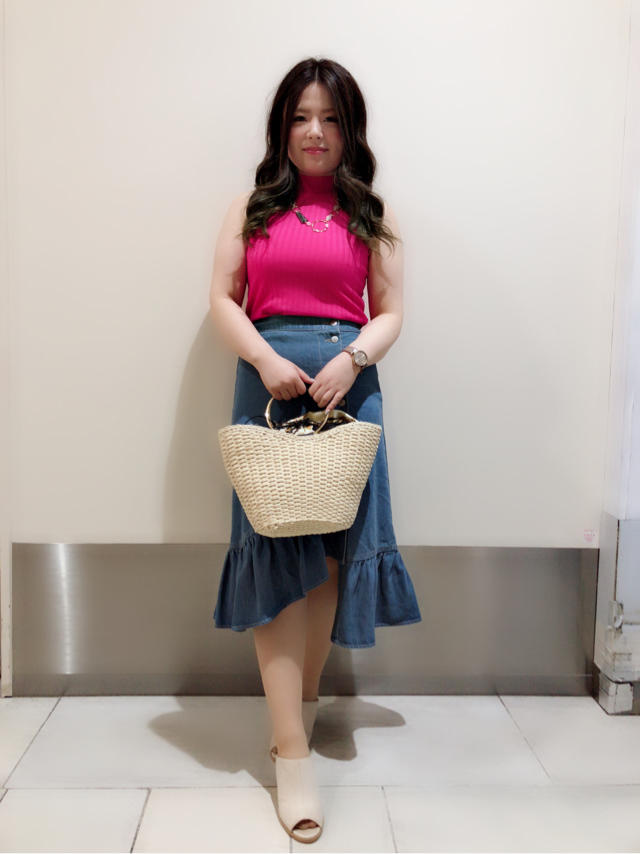 万能なプチハイネックTops♡