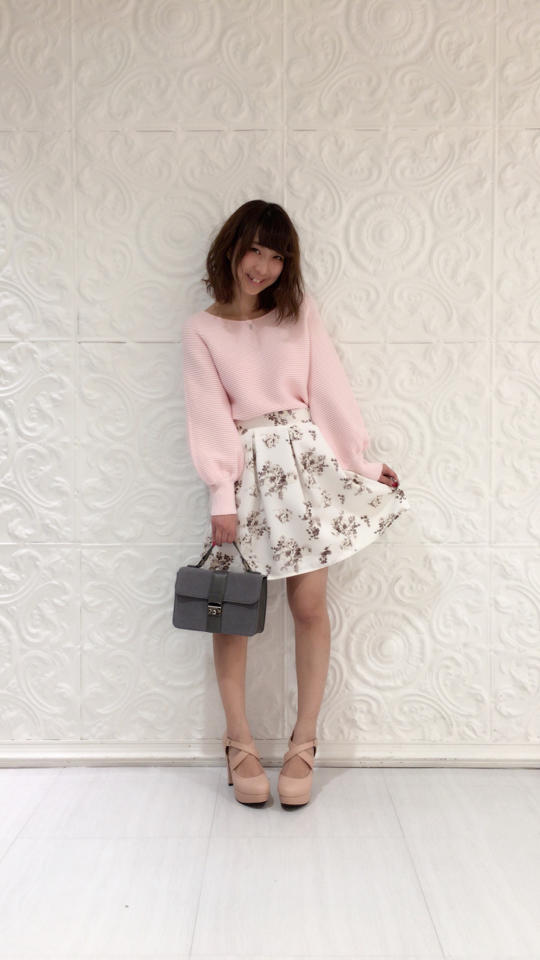 大人気♡ボリュームニットコーデ