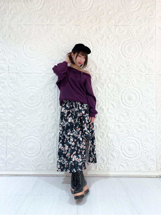 チビロゴオフショルトップス♡♡