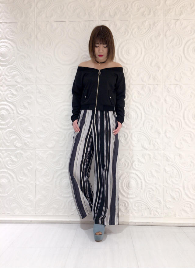 フロントファスナーオフショルトップス♡#SAKI
