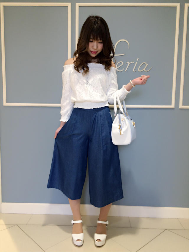 新作レースオフショルトップス♡