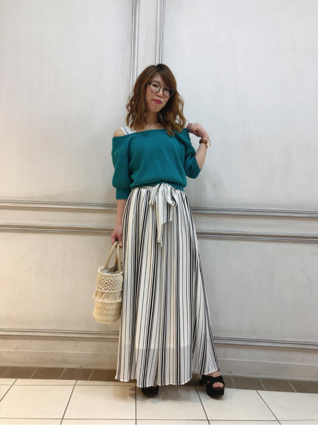 グリーン×ストライプで爽やかコーデ♡