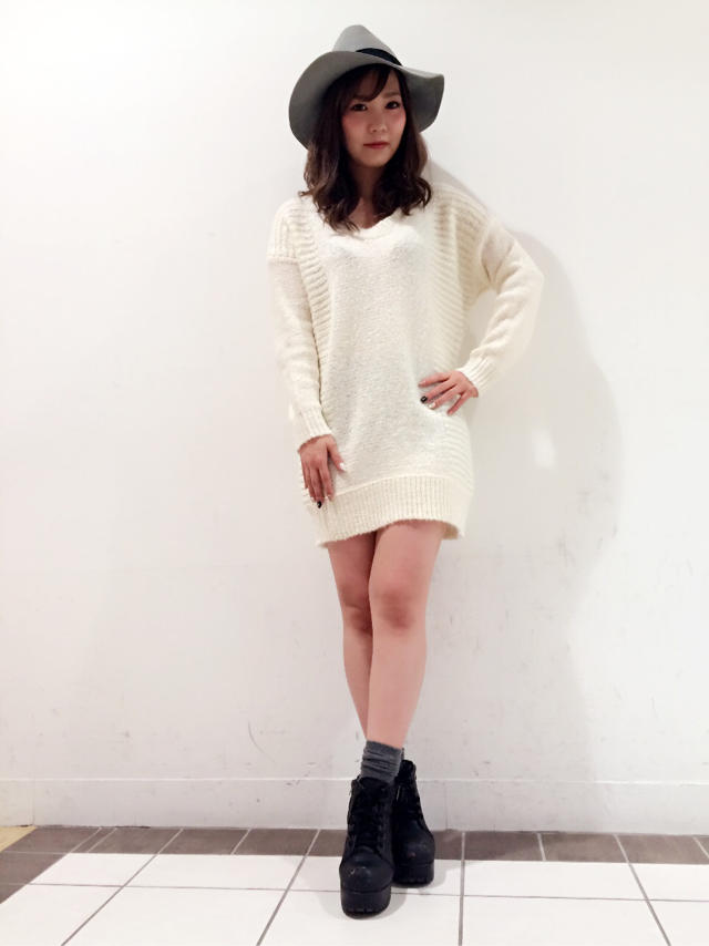 Vネックオーバーニット☆
