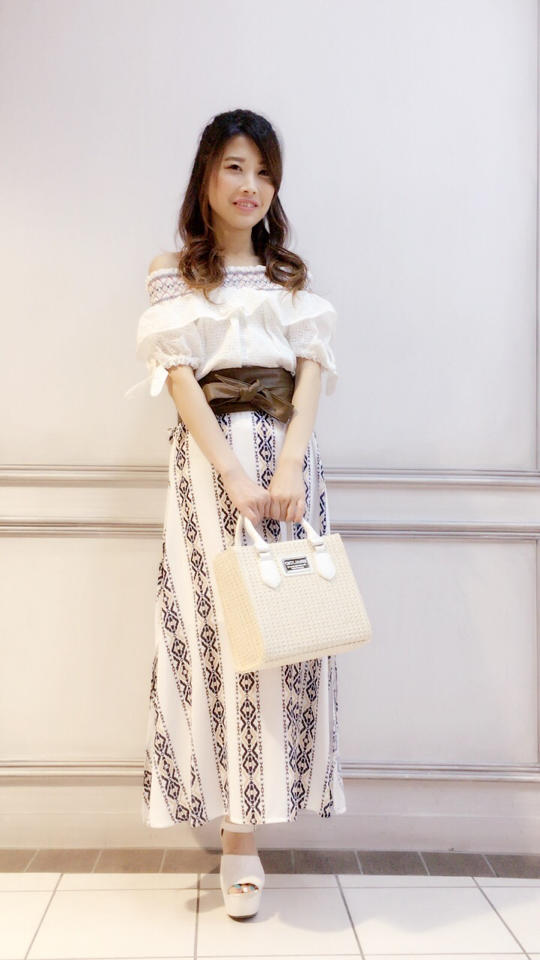 人気のオフショルtops♡♡♡たっきー