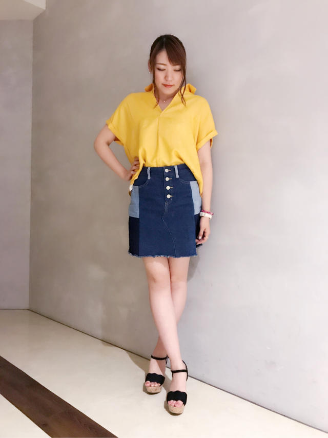 襟抜き風の着こなし♡ゆったりとしたシルエットのトップス♡/ツーショット♡鈴木