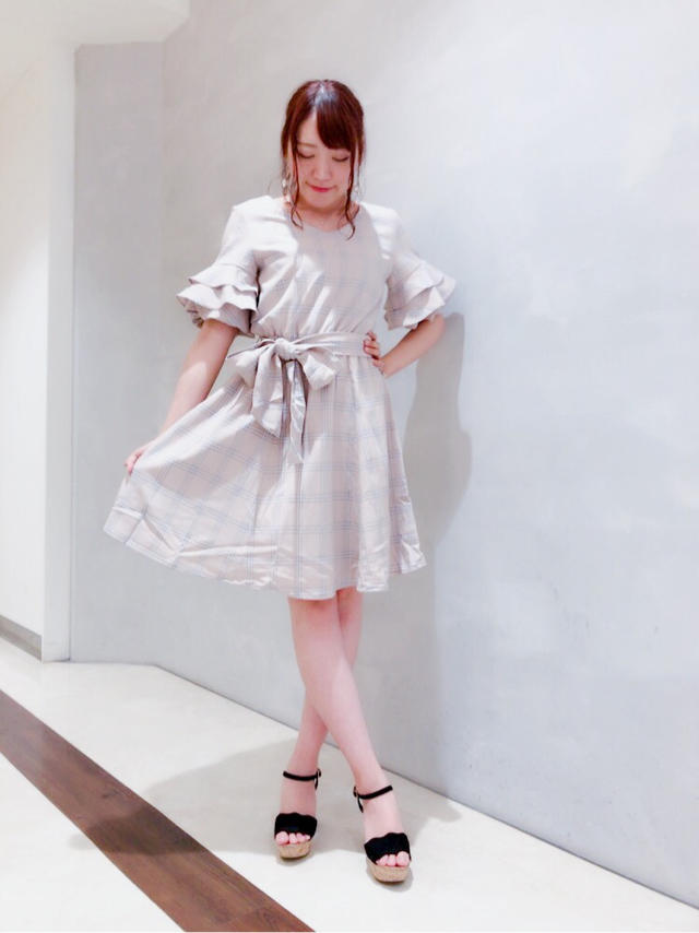 新作♡チェック柄とフリル袖が可愛いワンピース♡/ツーショット♡鈴木