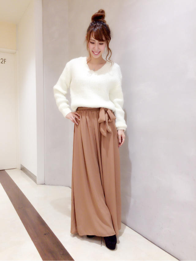 小顔効果抜群♡！Vネックシャギーニット楽ちんコーデ♡コメダ♡堀内