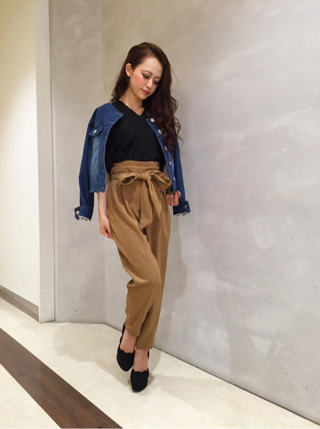 今季おすすめ♡ファー付き袖のシンプルブラウス/大人カジュアルstyle♡ 加茂