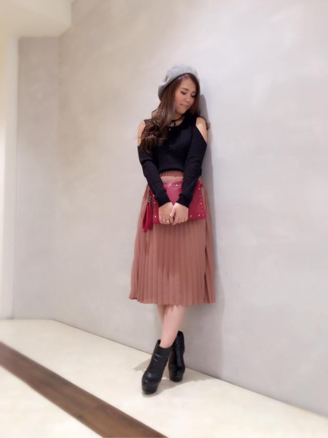 肩あき×プリーツで可愛く♡♡/坂根店長&興津店長と休日ランチ♡内田