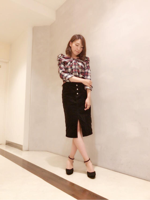 鈴木オススメアイテム♡シンプルなお洋服にも相性抜群！ストラップ付きオフショルブラウス♡/思い出♡鈴木