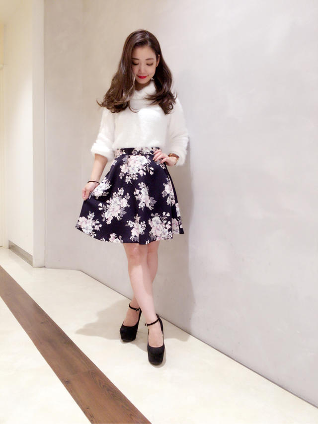 デートにも女子会にもピッタリ♡エレガンスコーデ♡興津