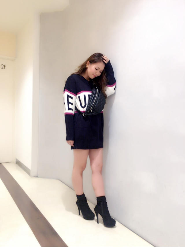 配色がオシャレ！！/ゆるっ着れるロゴニット♡内田
