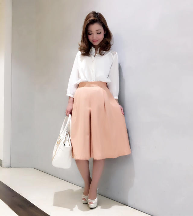 ブラウス×スカーチョで大人女子code♡興津
