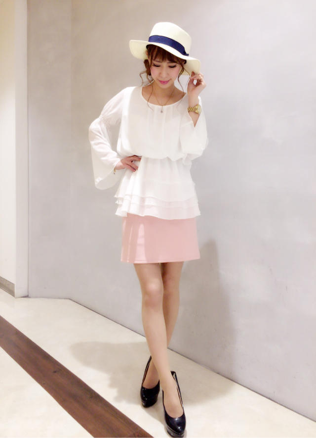 ボリュームブラウスでフェミニンな女性に...♡フェミニンコーデ♡whiteday♡堀内