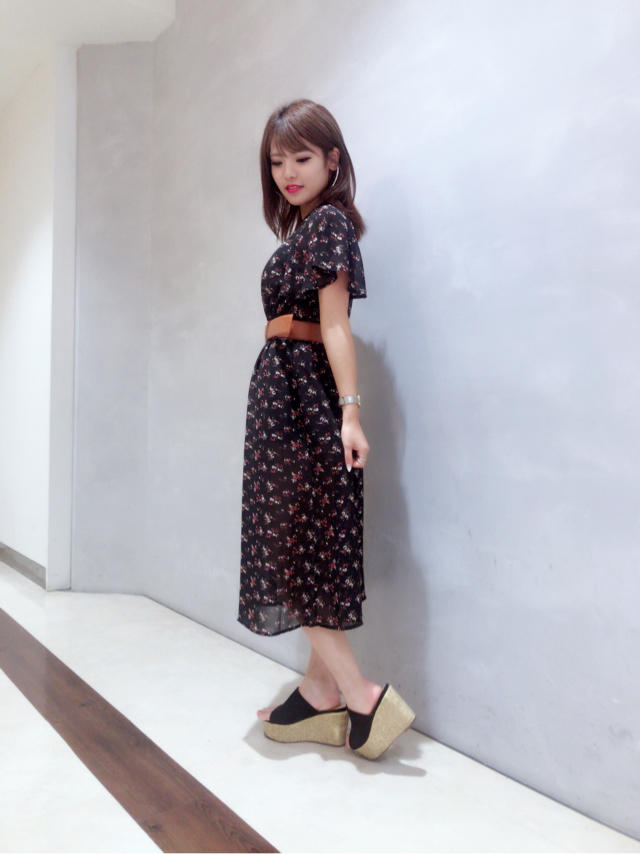 SALE開催中！2buy60%off♡リーフ柄ブラウス羽織り♡ゆい