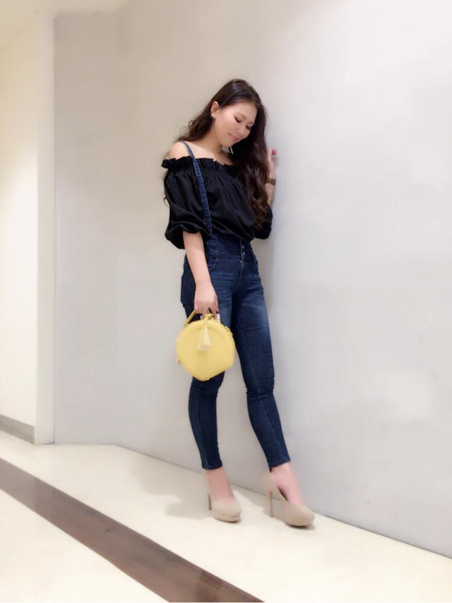 大人気コーデ♡オフショルトップス×サス付デニムスキニー♡/ラストday写メ♡♡内田