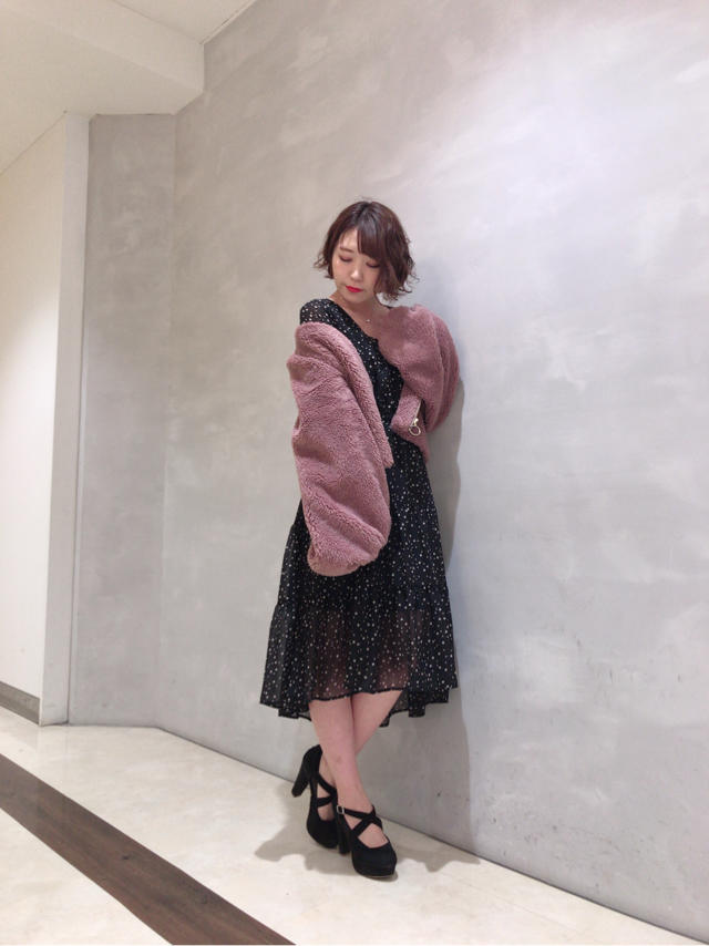 バックスタイルも可愛い♡星柄ティアードワンピース♡鈴木♡