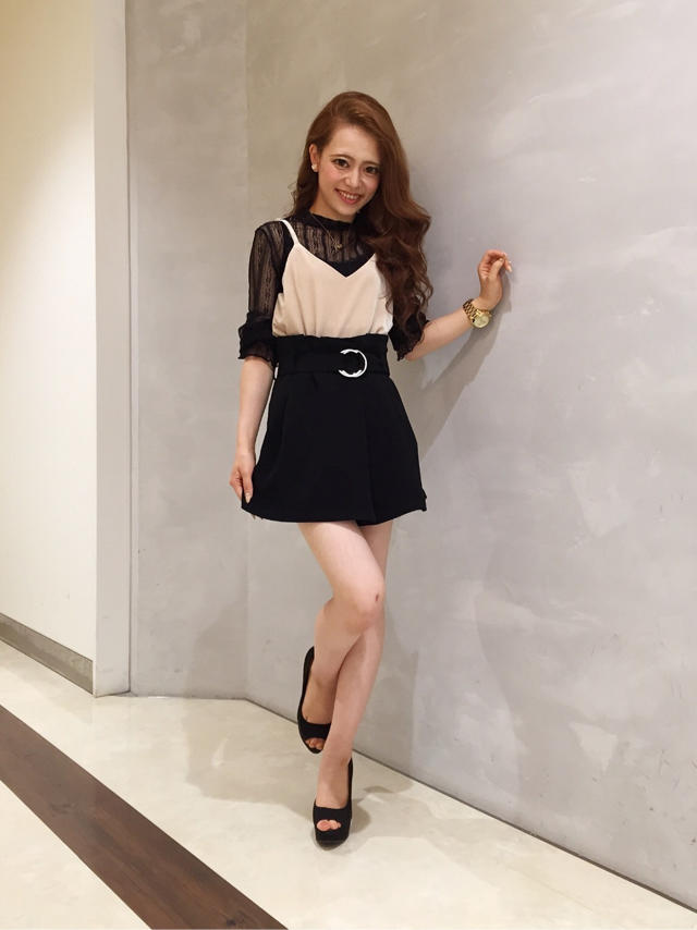 トレンドアイテム♡Blackレース×ベロアで大人セクシーな印象に♡ 加茂