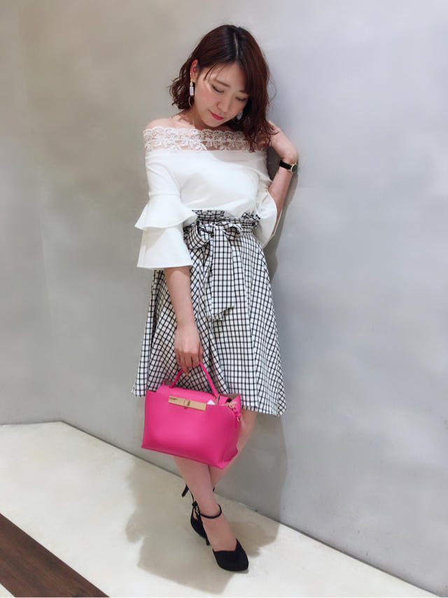 鈴木オススメっ♡レース切り替えが可愛いトップス♡イレヘムスカート♡/お風呂カフェ♡鈴木♡