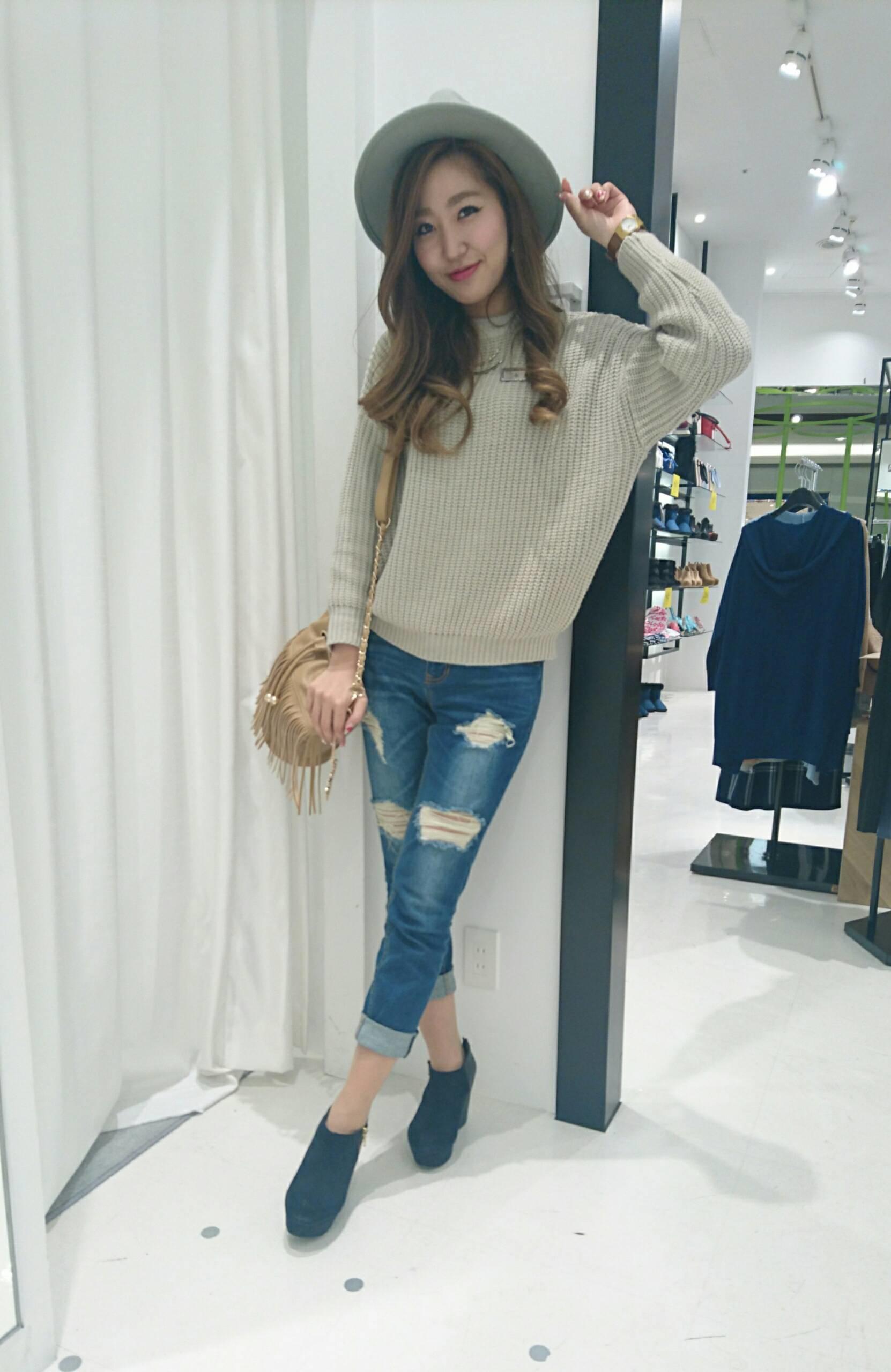 大好きデニムパンツ再入荷！セールコーデでもオシャレに♪まだまだセール開催中（＾ｖ＾）