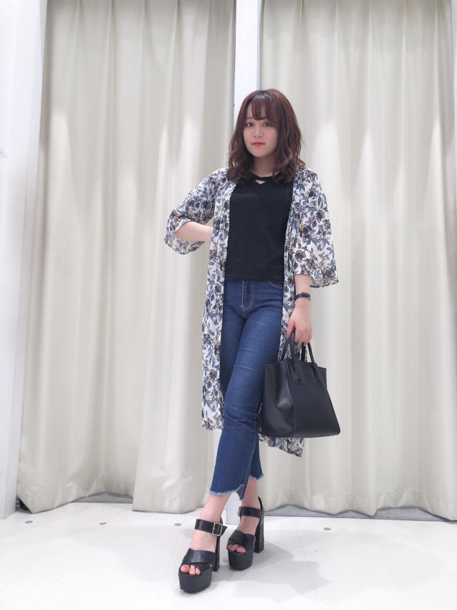 大人気再入荷！ペイズリー花柄カーデ＋クロストップス