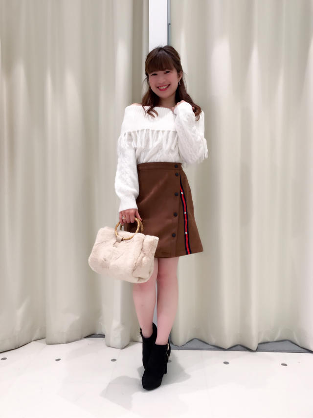 店長イチオシ✩✩ライン入りミニスカート♡没shotも…♡まみたす