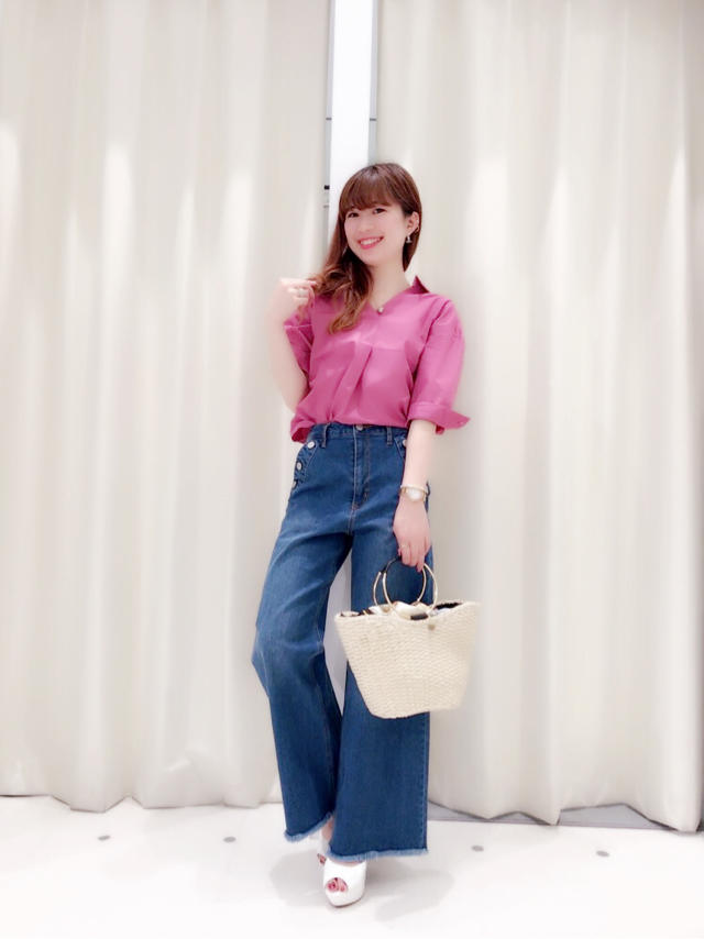 staff購入済み♡バックレースブラウス♡ピチピチの2人と…♡まみたす