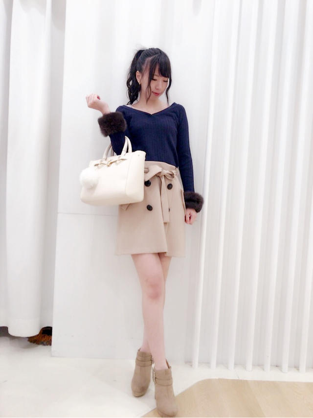大人気！袖ファー付きニット