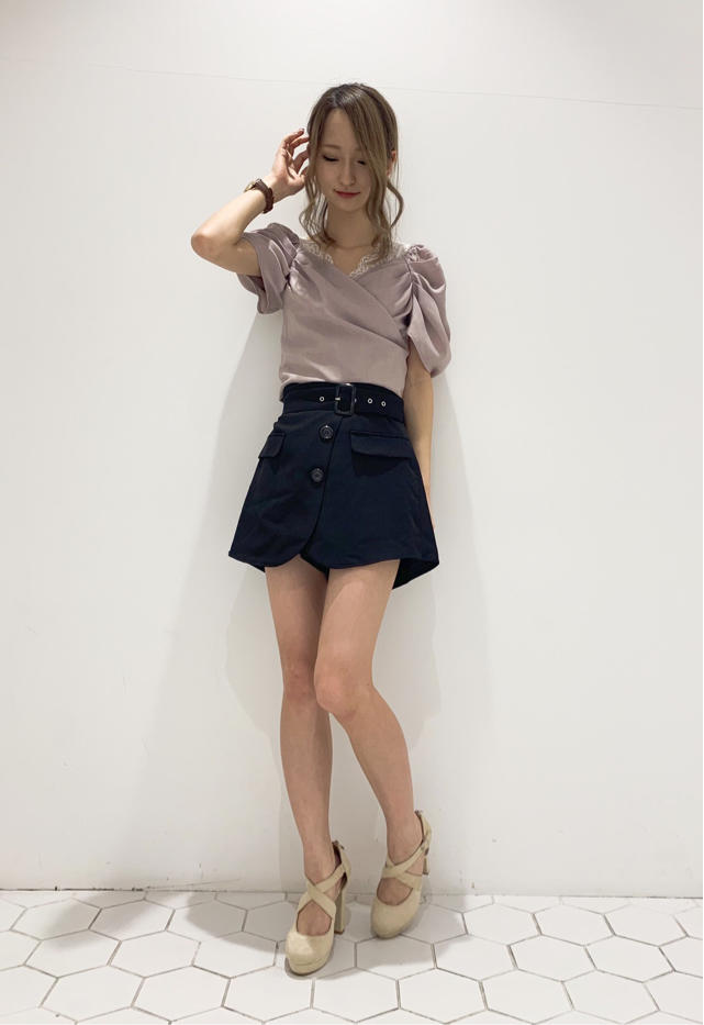 再入荷⇝♡背中ファスナーブラウス