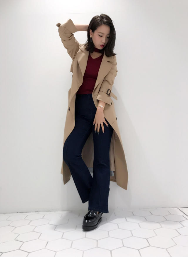 トレンド満載♡裾フレアデニム×トレンチコーデ