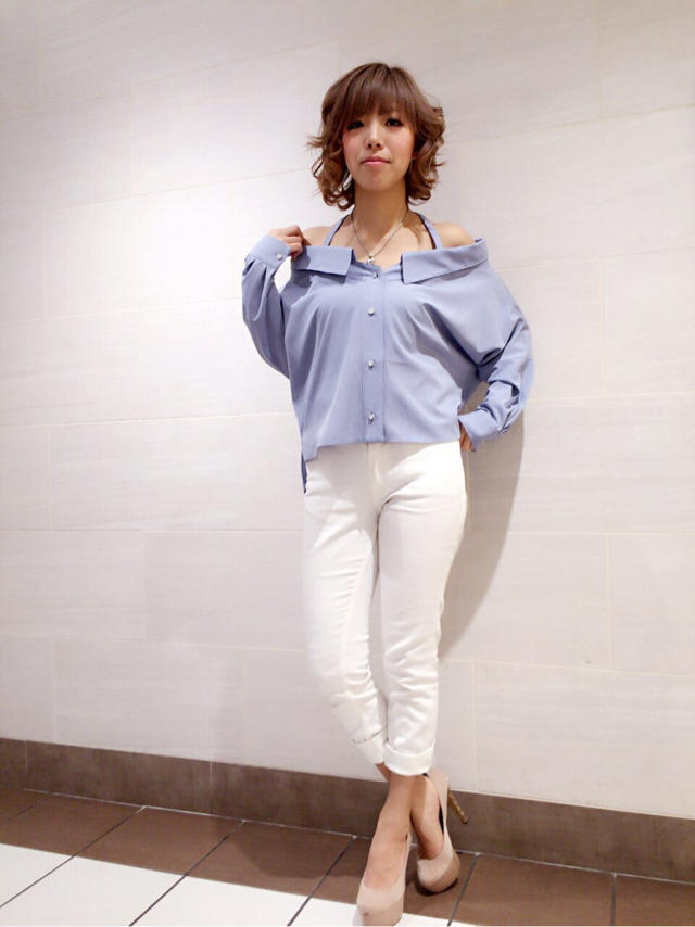 ポルタ店で大人気のオフショルブラウス☆   #オフショット  ✎まーちゃん