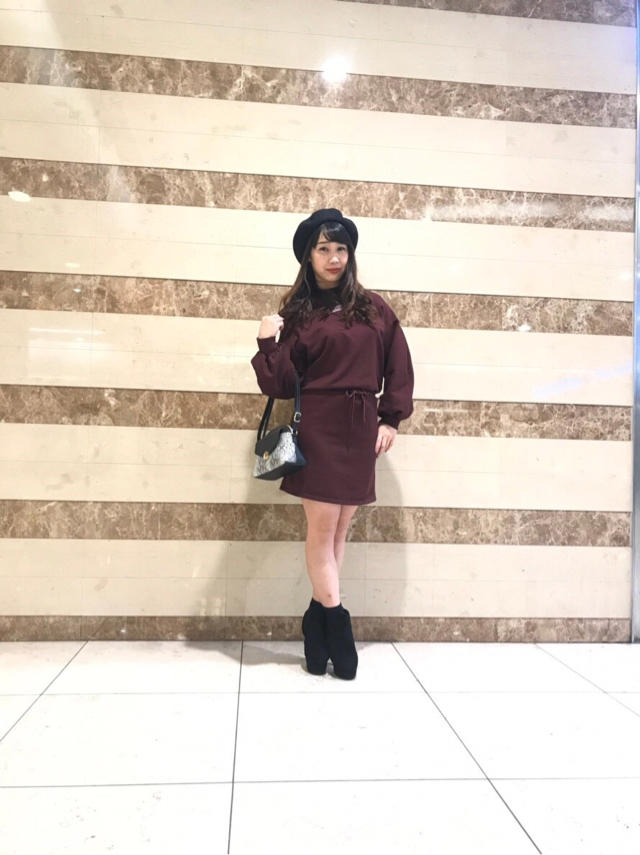 バックスタイルがかわいいカジュアルワンピース❤️