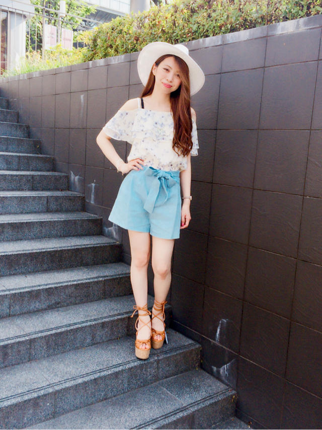 花柄シフォントップス×デニムショートパンツ♡♡ありちゃ