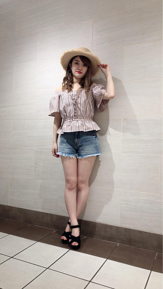 ストライプオフショルダートップス❤デニムショートパンツ❤noa