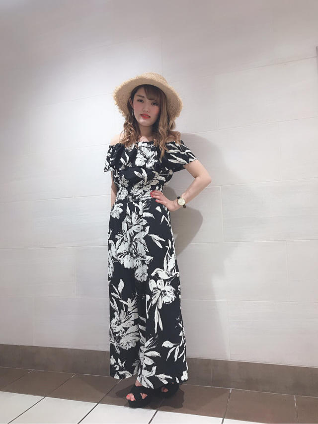 NEW❤️❤️オリジナル花柄ロンパース fuyuka