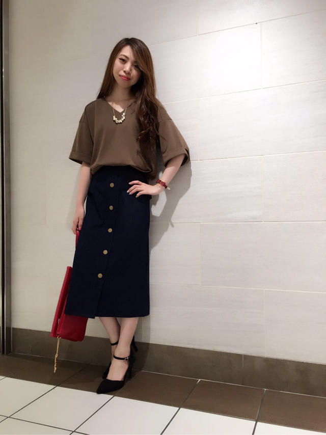 Ｖネックロール袖TOPS×ミモレペンシルスカート☆お客様からの差し入れ♡♡ありちゃ