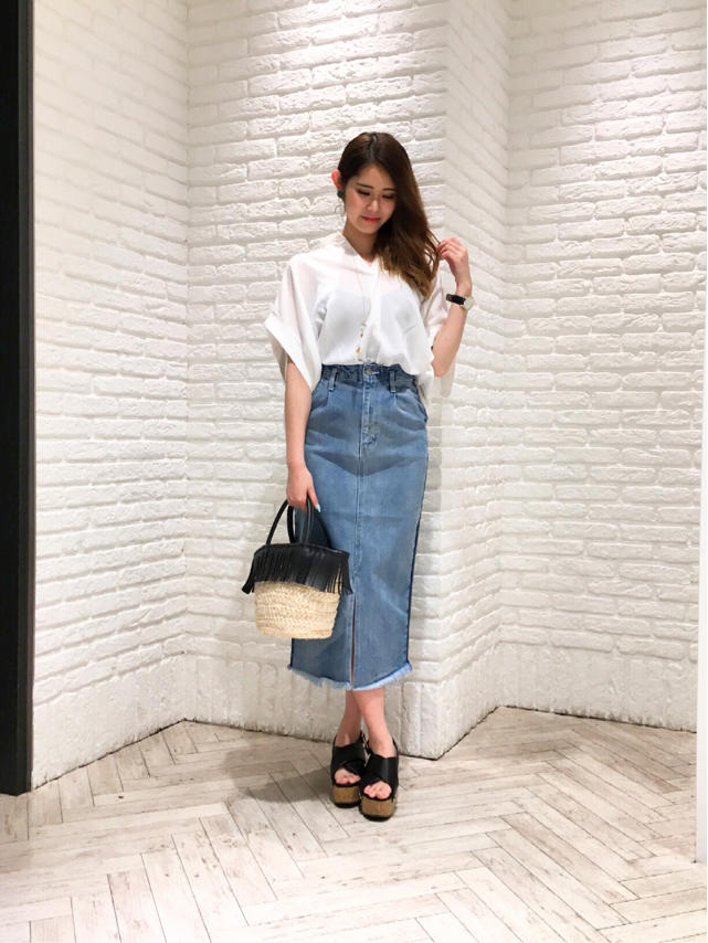 大人カジュアルなデニムスカートコーデ♪みなみ